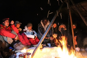 Friluftsveke - bonfire in the snow