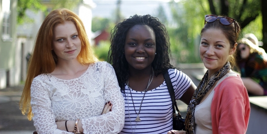 Sophie (Germany), Ntokozo (South Africa) and Lina (Lithuania)