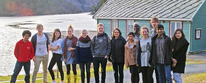 Students and Natur og Ungdom visitors