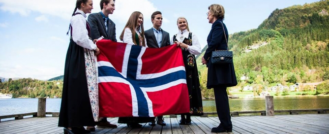 HM Queen Sonja with some of our Norwegian students