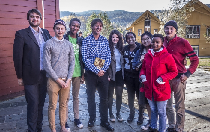 Svein Sæter (fourth from left) with students and staff