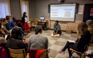 Demonstrating CPR