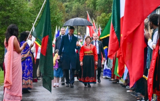 HM Queen Sonja with Rektor, Larry Lamont.